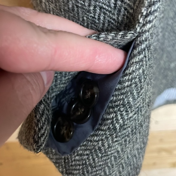 J. Crew size 4 Gray Herringbone Two Button Closure 100% Wool Blazer with Pockets - Picture 10 of 11